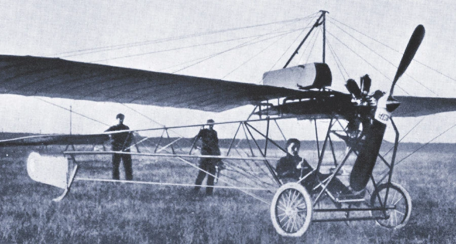 Eindecker Flugplatz Johannisthal, historische Luftfahrt